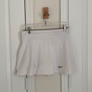 Nike WHITE skort for tennis or golf